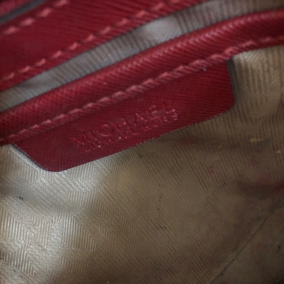 Michael Kors Jet Set Top Zip Tote - Picture 8 of 8